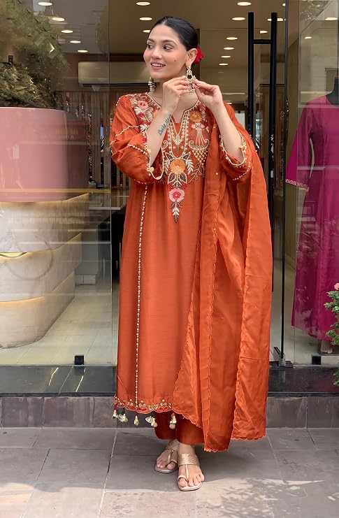 SEQUENCEHOLIC – Timeless Ethnic Elegance